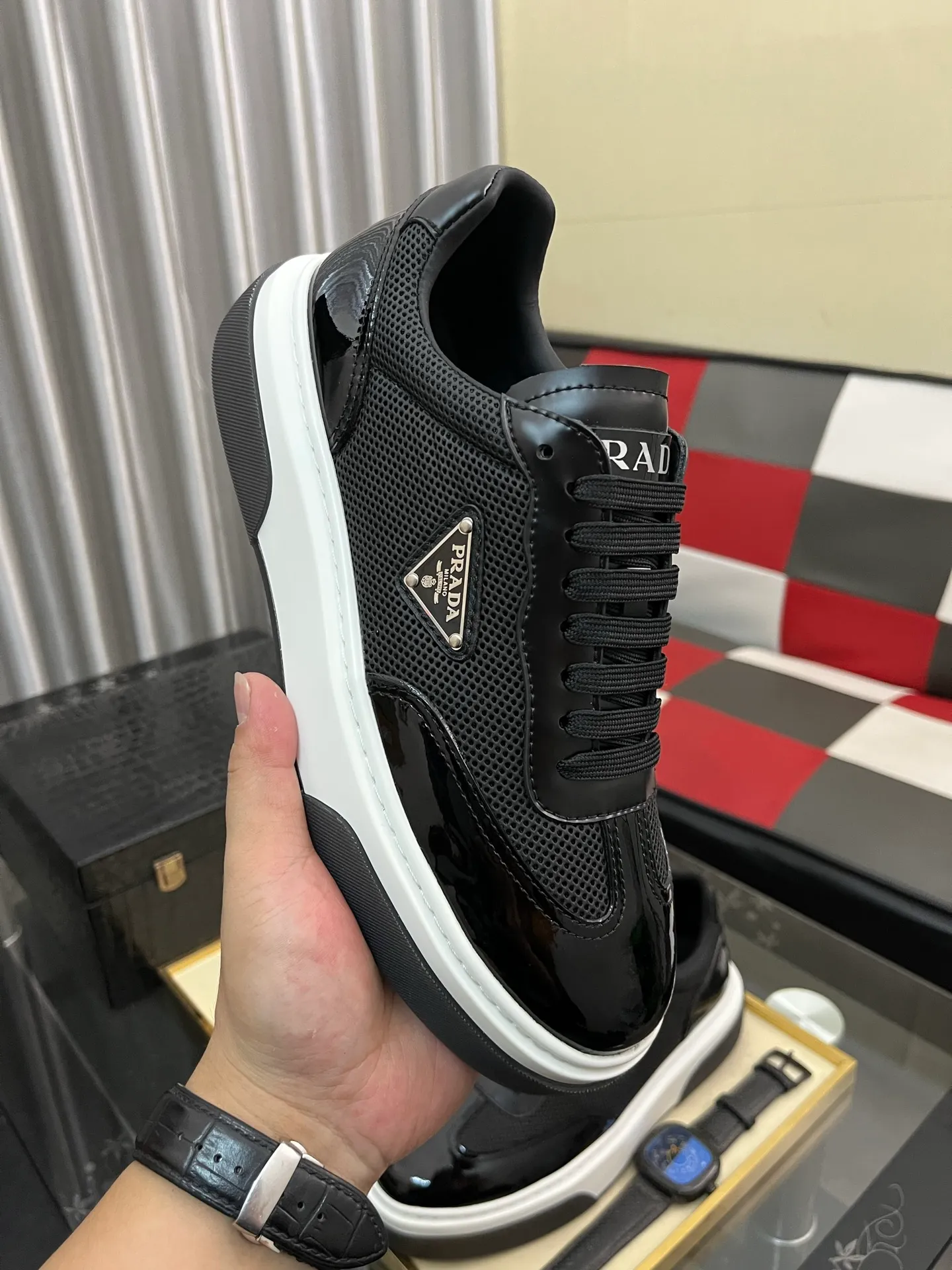Men's shoes 💰: 560⌚️⌚️[PRADA] Prada casual shoes, originally developed 1:1, made of high-mercerized cowhide with imported cowhide, silk sheepskin lining, rubber outsole, comfortable and soft on the foot, size: 38-442️⃣Colors available